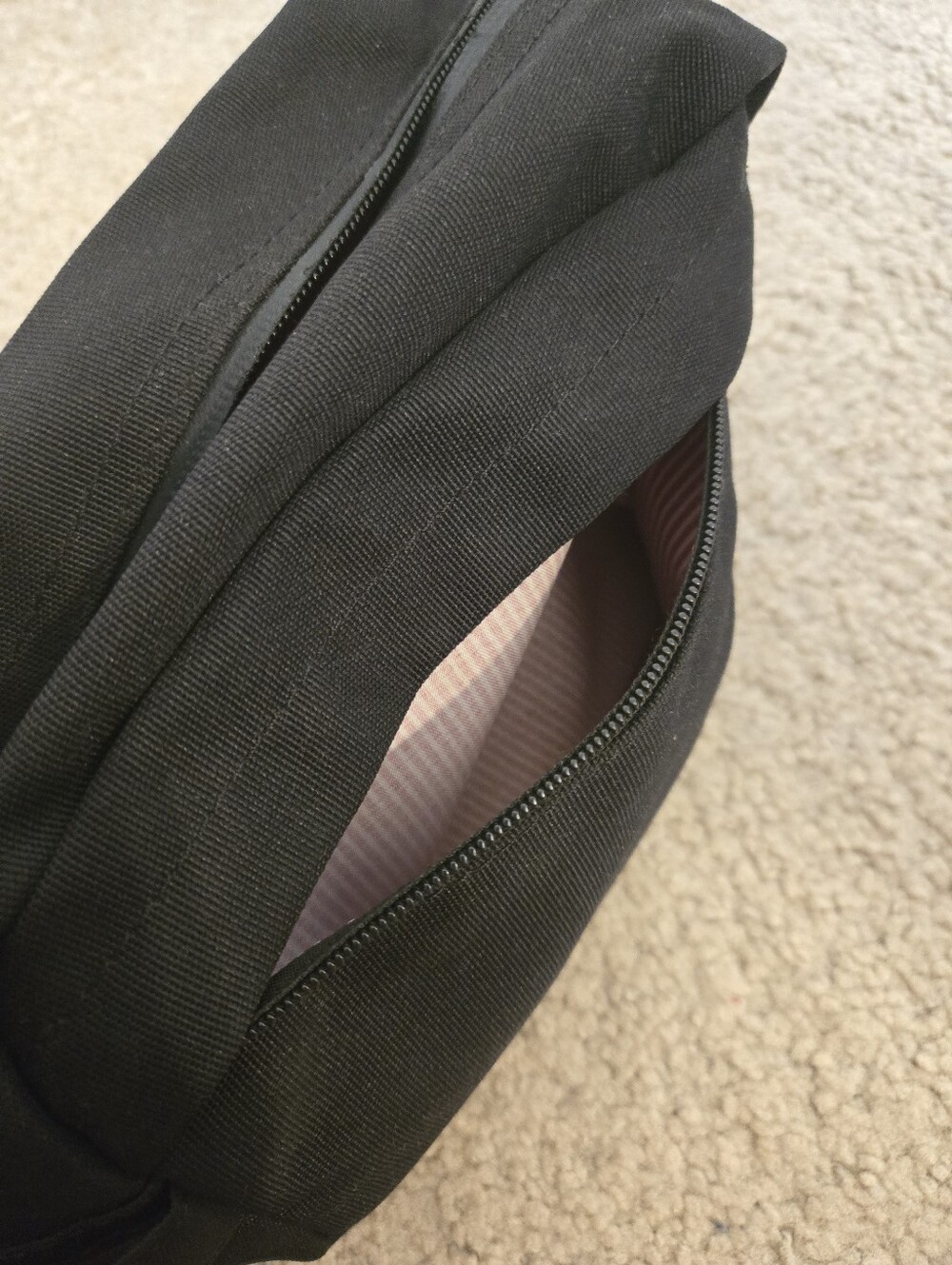 Herschel Supply Chapter Travel Kit - Picture 3 of 5